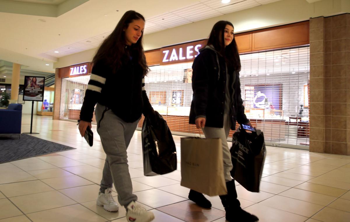 Forever 21's Bankruptcy Shows How Teens Outgrew Malls - The Atlantic