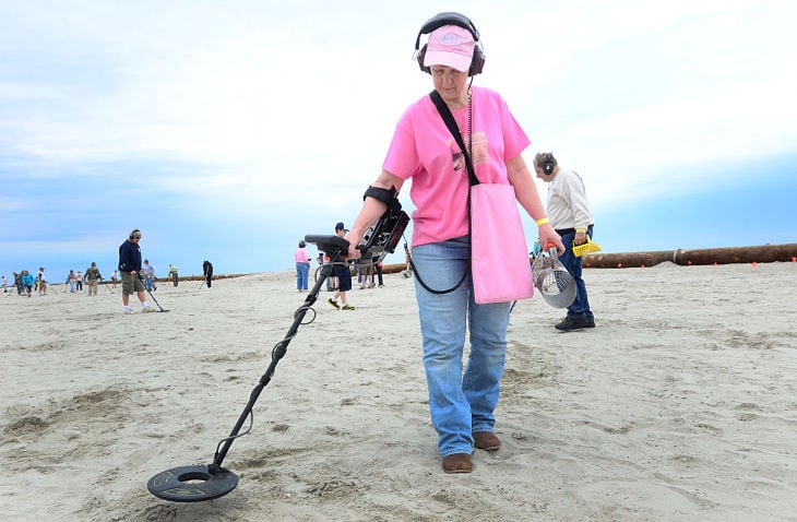 METAL DETECTOR