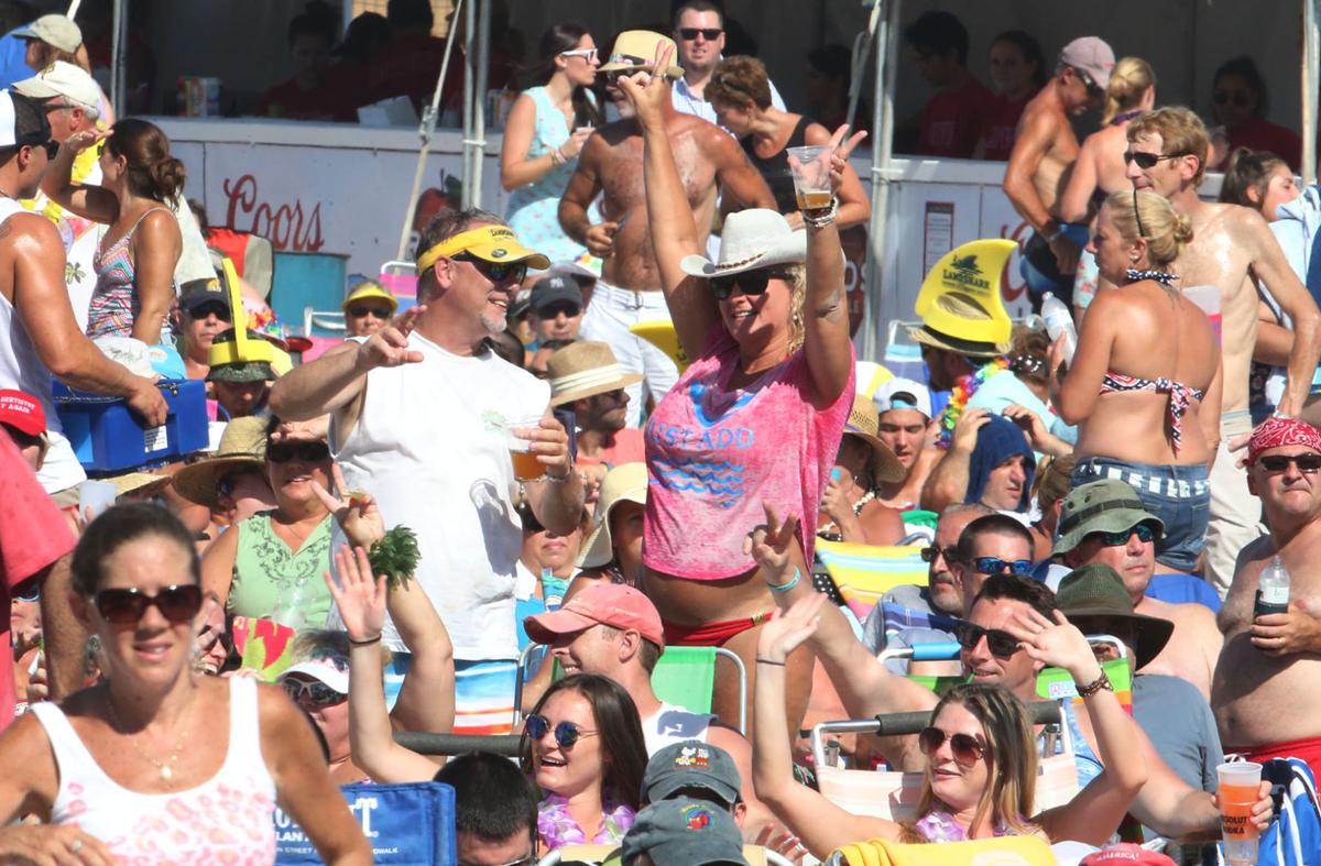Jimmy Buffett concert late