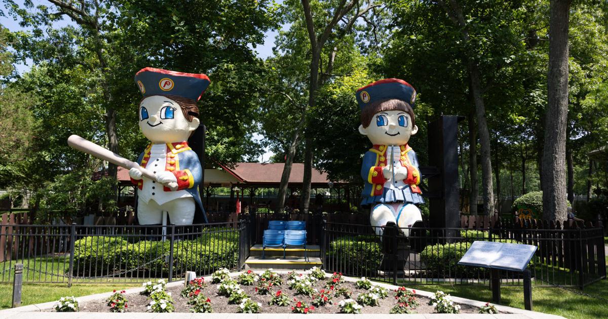 How did this Egg Harbor Township amusement park acquire the Phillies' former mascots?