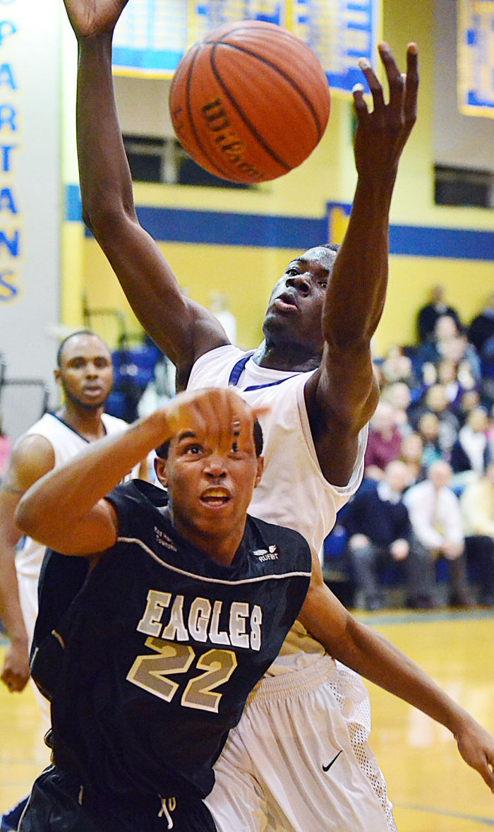 EHT at Holy Spirit Basketball | Photo Galleries | pressofatlanticcity.com