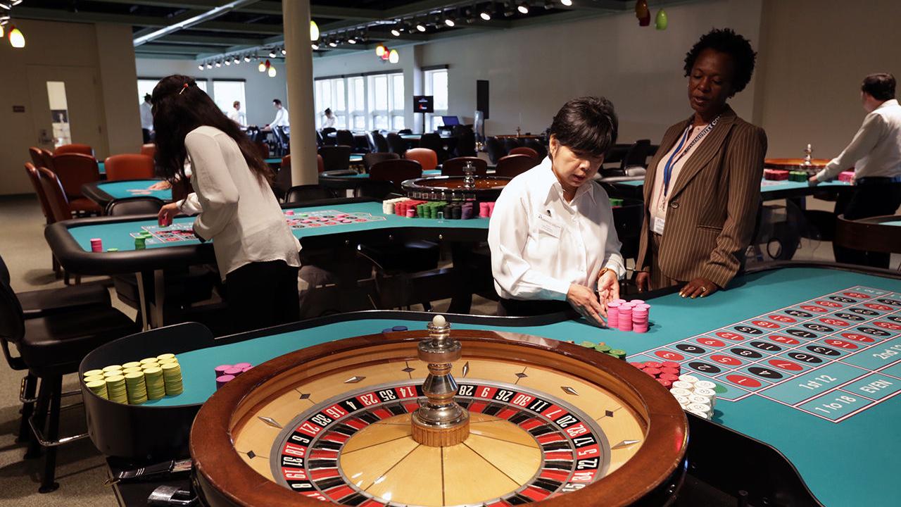 How Much Do Poker Dealers Make In Florida How Much Do Poker Dealers Make In Florida