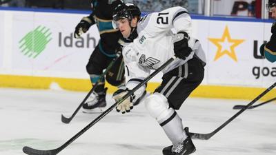 Nevers re-signs with Steelheads