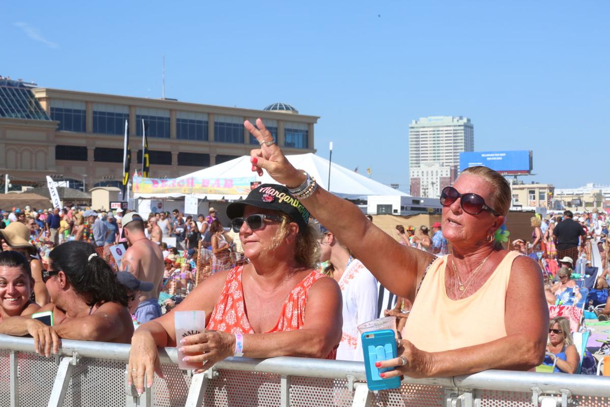 Jimmy Buffett concert early