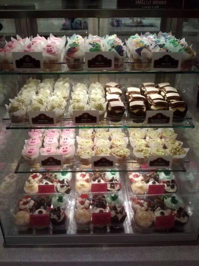 Boardwalk Cupcakes A Cupcake Centric Sweets Shop Opens At Ballys