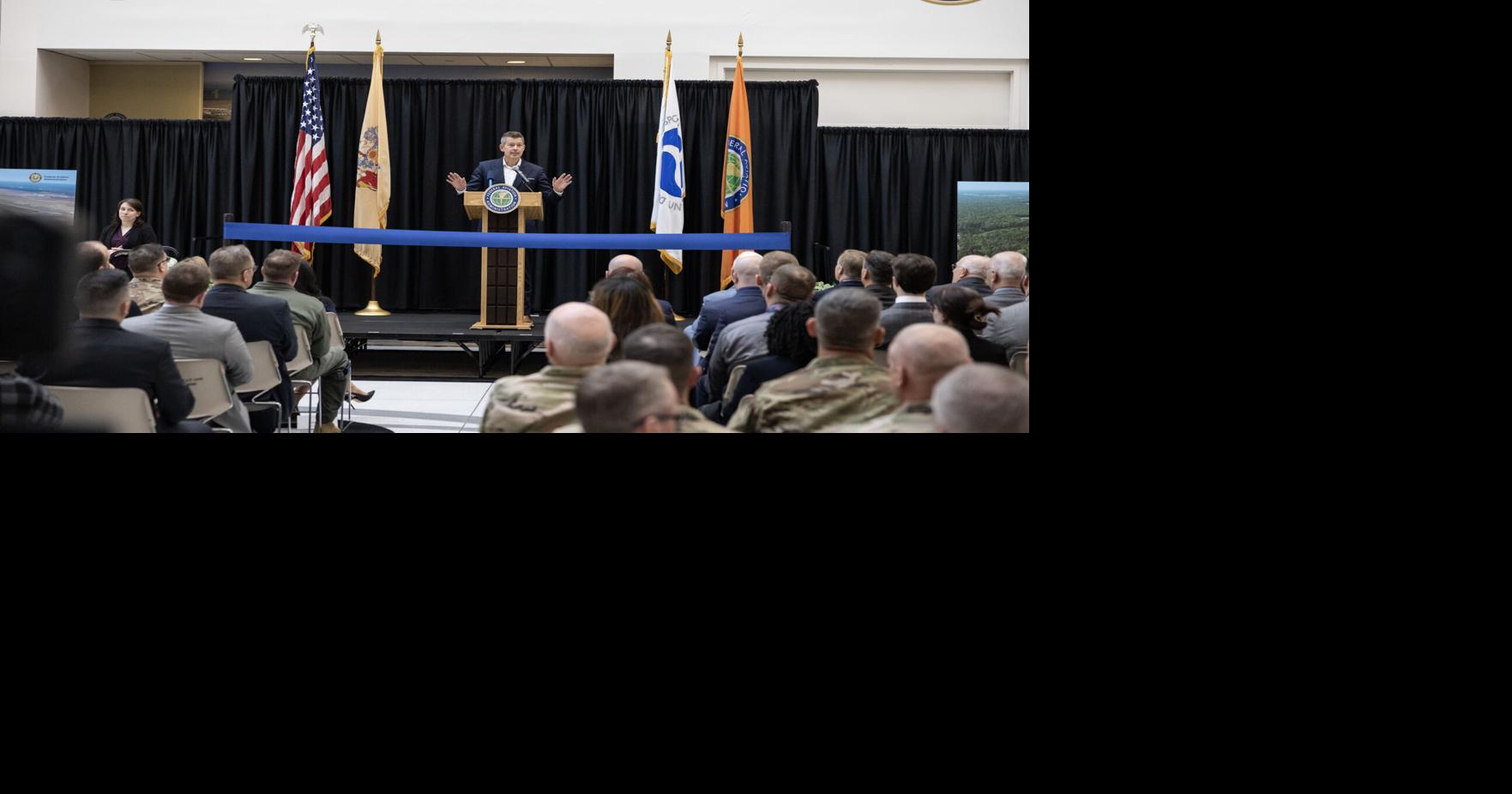 Federal officials visit FAA tech center in EHT (PHOTOS)