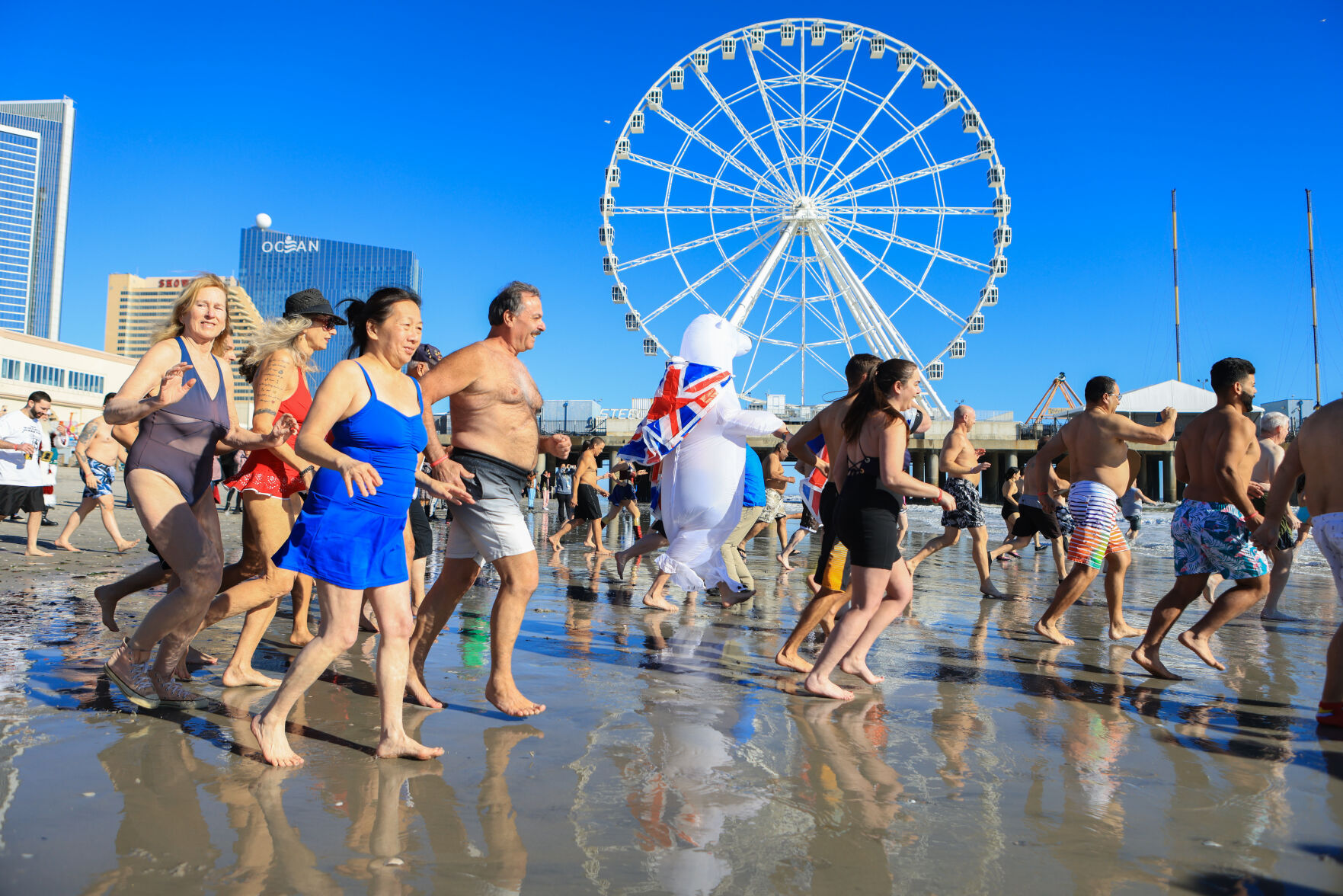 PHOTOS New Year s Day Polar Plunge in Atlantic City