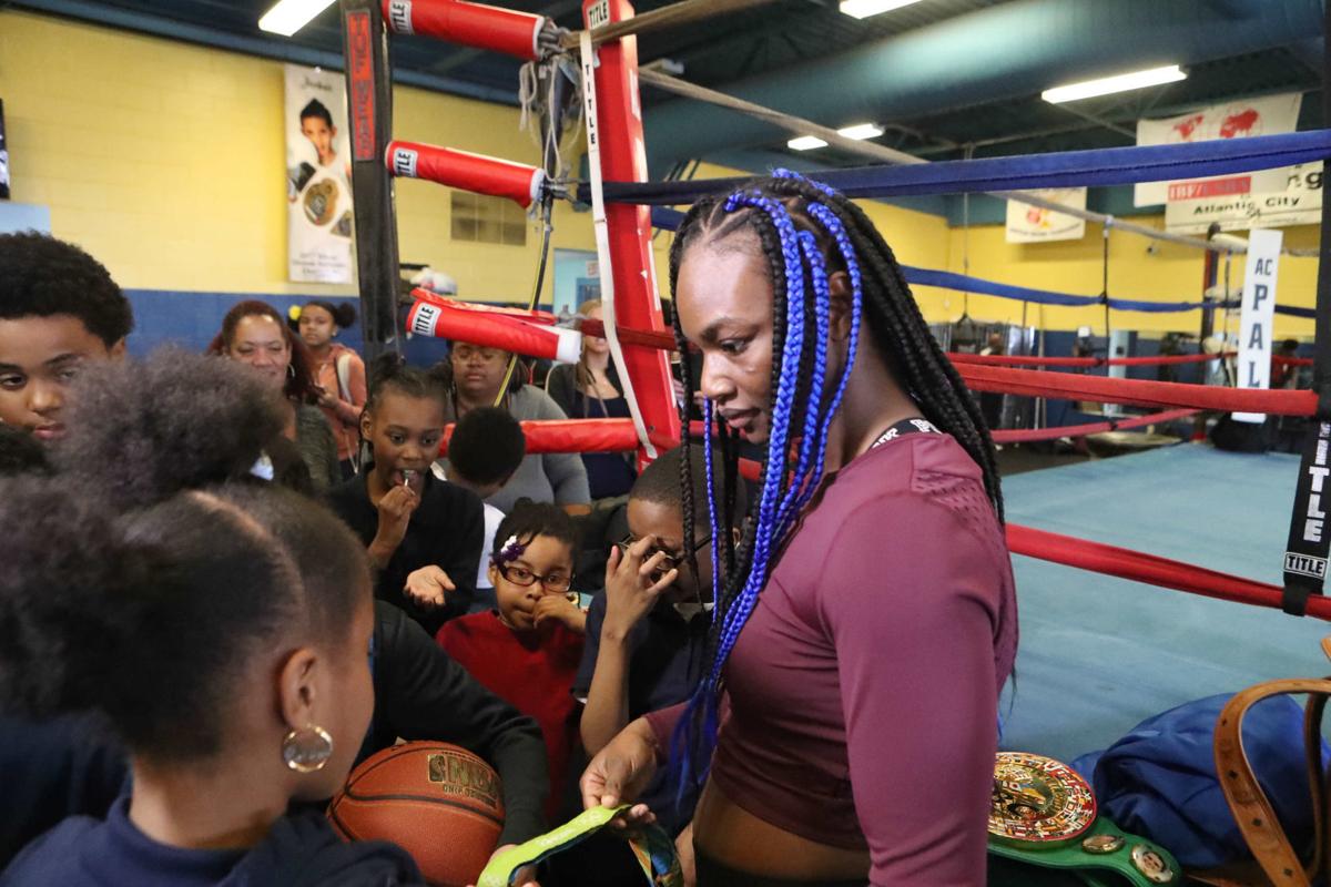 041219_gal_womenboxingworkout