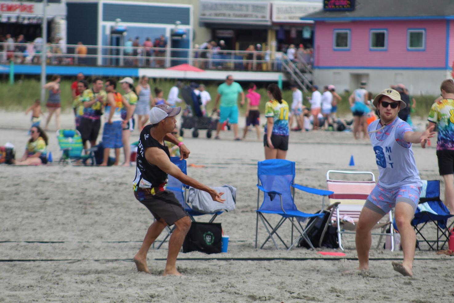 Thousands gather on Wildwood beach for ultimate frisbee tournament