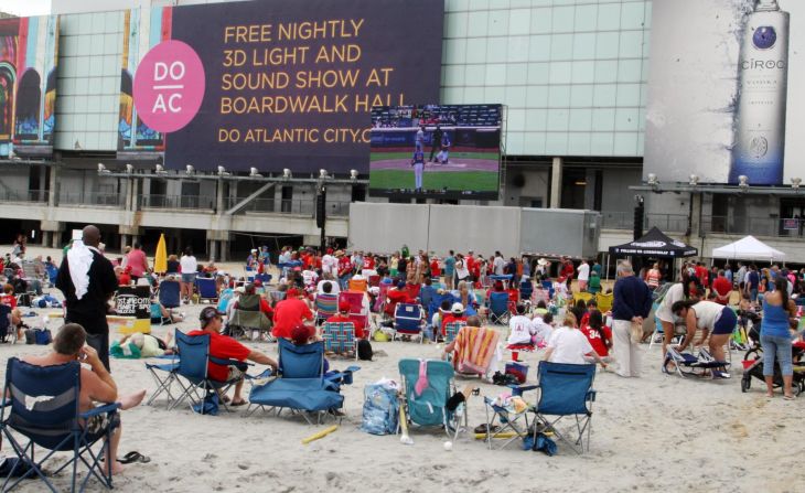 PHILLIES ON THE BEACH