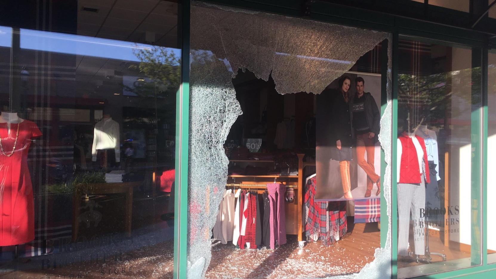 Atlantic City Enacts 7 P M Curfew Through June 8 After Looting