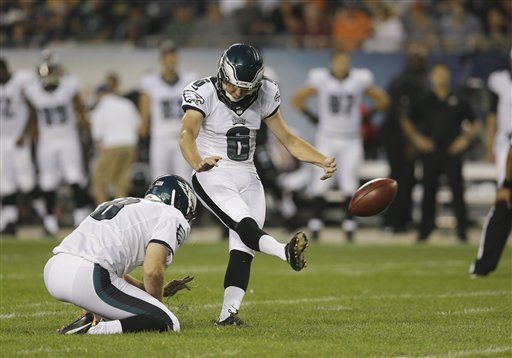 Eagles' Henery has foot up on 'Murderleg' in kicker competition