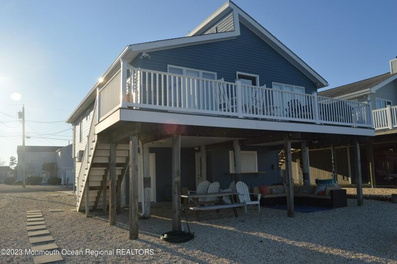 3 Bedroom Home in Little Egg Harbor 2,800