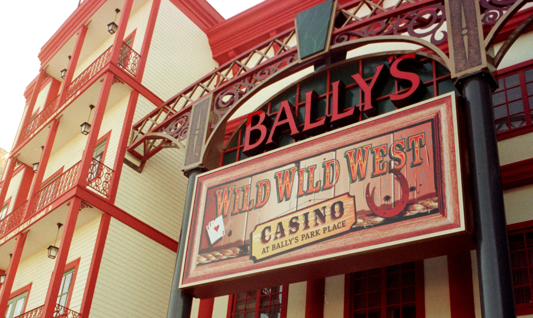 Wild Wild West casino opens