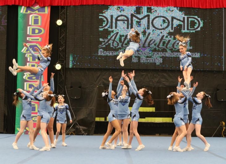 CHEERLEADING COMPETITION