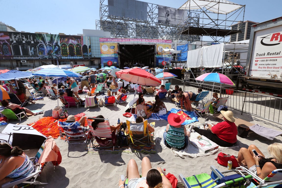 Atlantic City Beach Concert Exceeds Crowd Size Expectations Living Maroon 5 Beach Concert