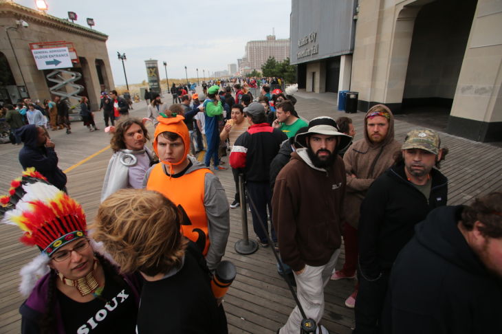 Phish pre-concert scene