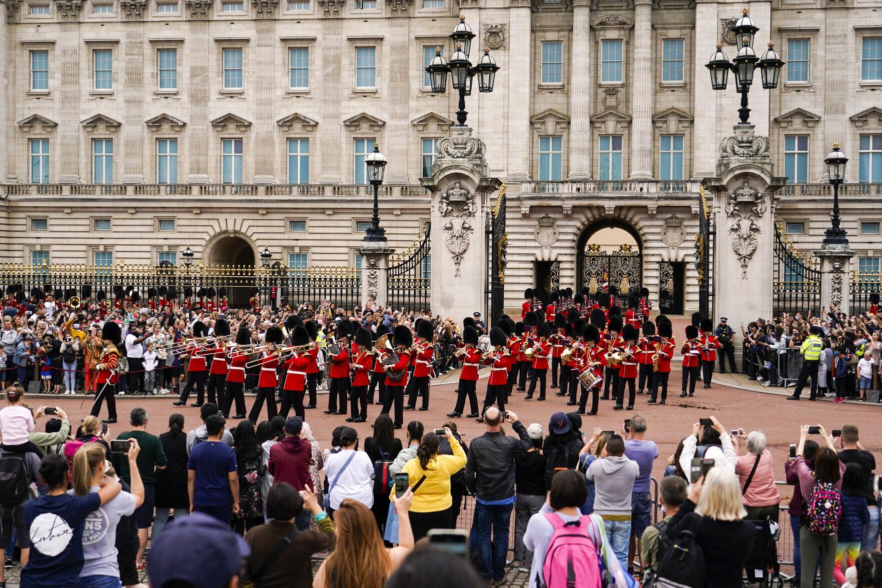 Watch now: Buckingham Palace changing of guard ceremony back after