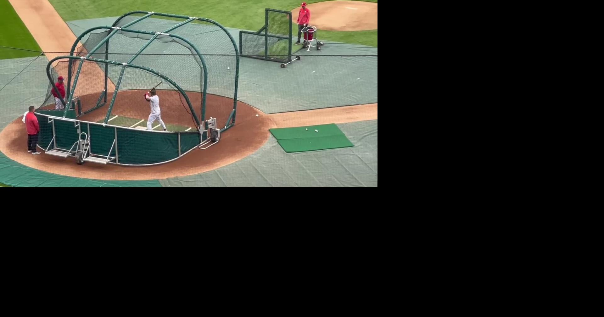 Harper puts on encouraging batting practice show in Philly