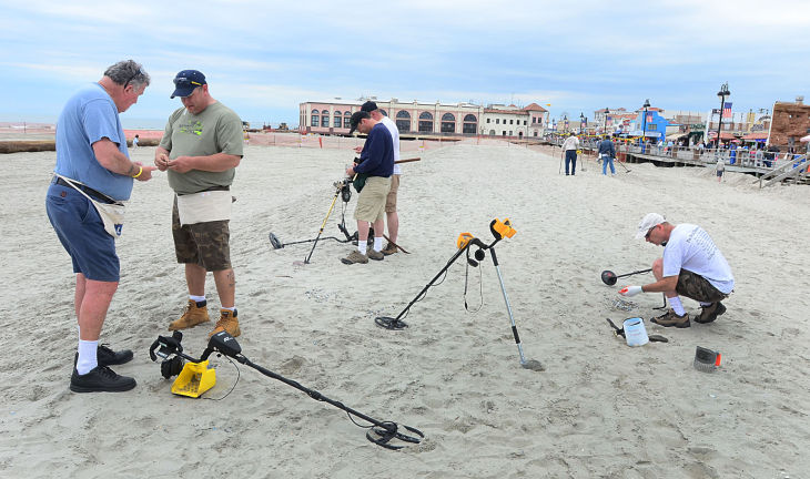METAL DETECTOR