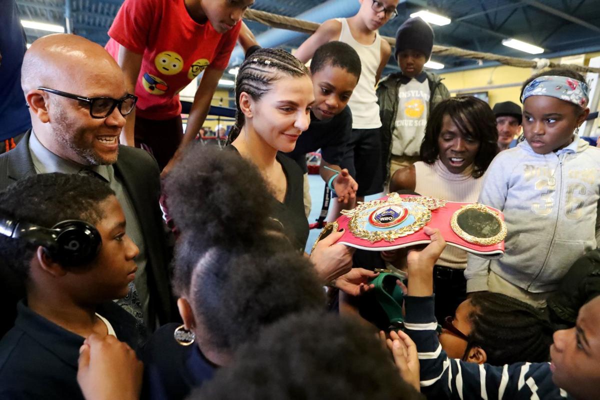 Claressa Shields vs. Christina Hammer battle for the undisputed women's middleweight title