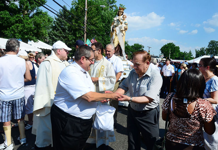 Y17 Mount Carmel parade
