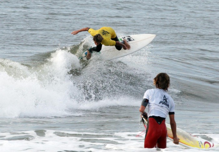 Surfing America contest