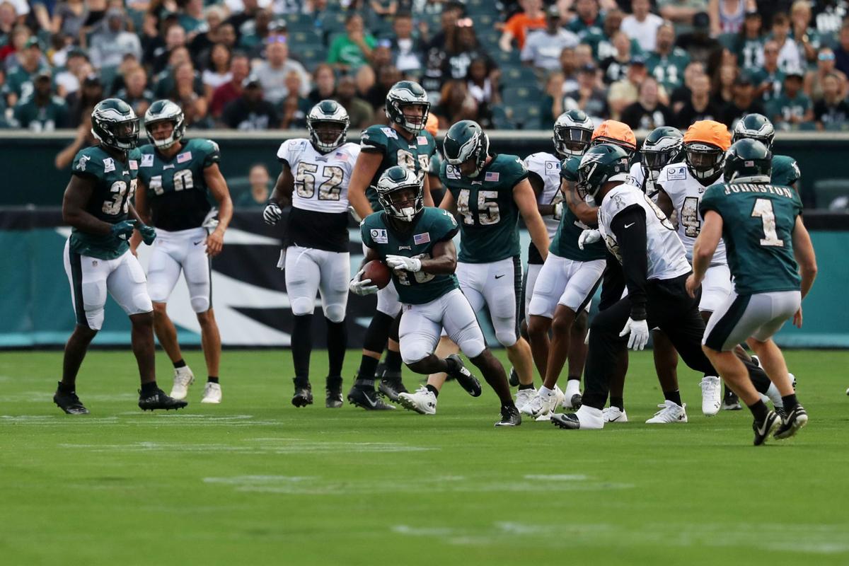 GALLERY Philadelphia Eagles open practice at Lincoln Financial Field