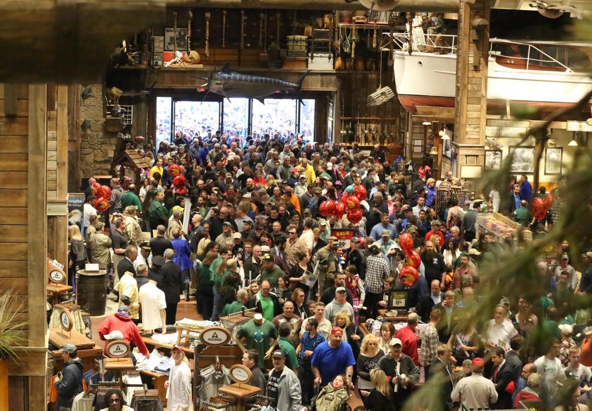 Crowds pour in as Bass Pro Shops opens in A.C. Breaking News