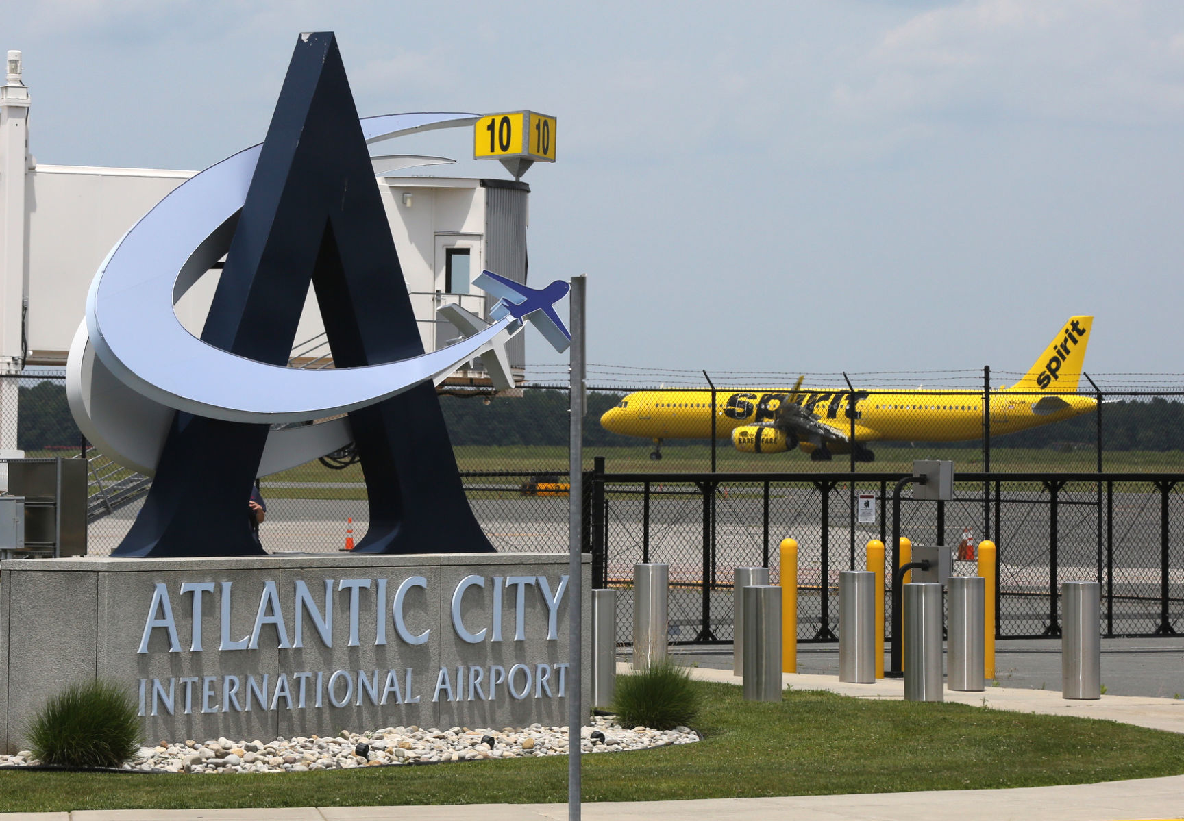 airport near atlantic city