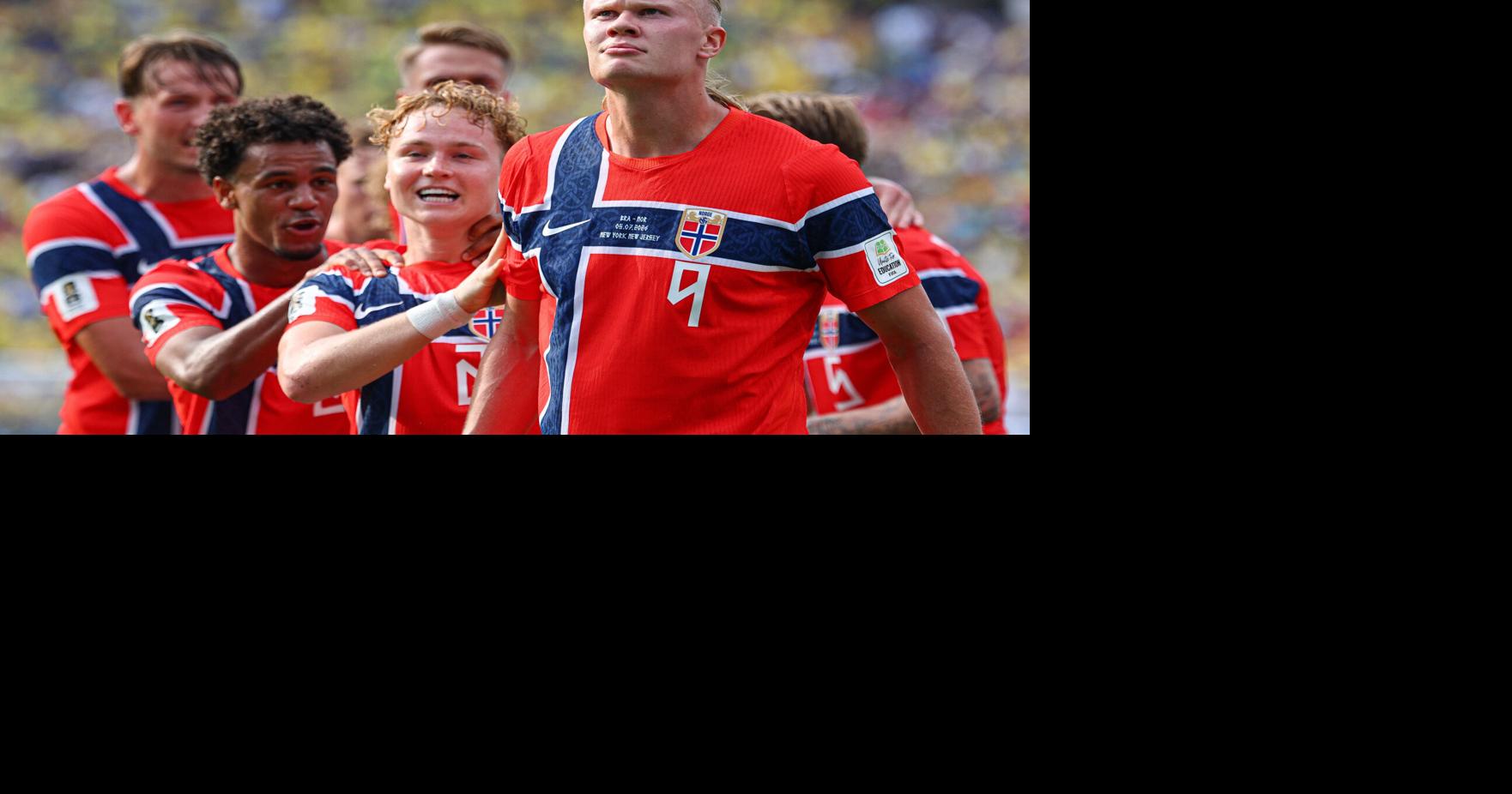 Norway forward Erling Haaland (9) celebrates his first goal the match with teammates during a Round of 16 match of the 2026 FIFA World Cup at New York New Jersey Stadium.