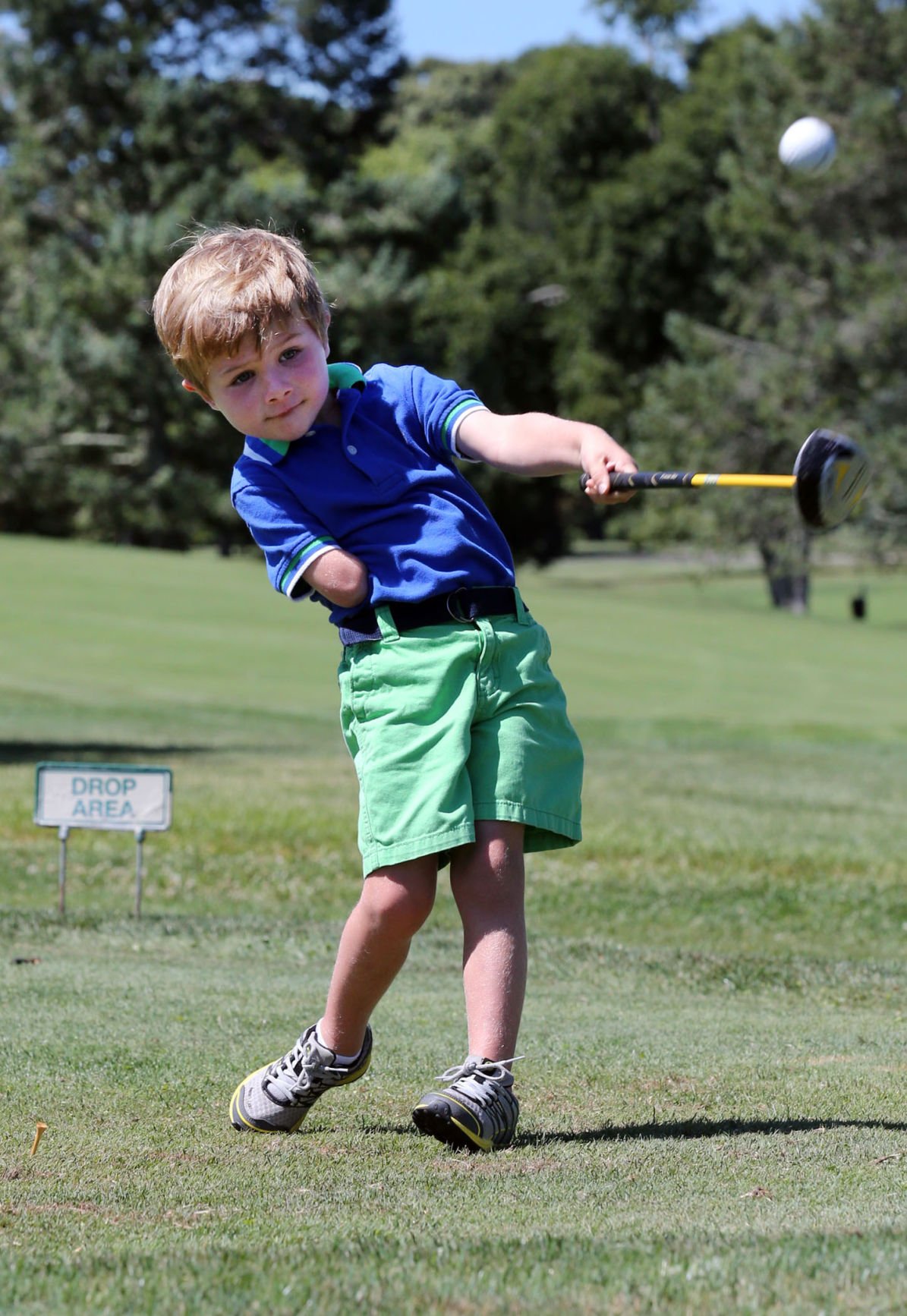 3 year old Golfer Amazes With One arm Swing Sports 