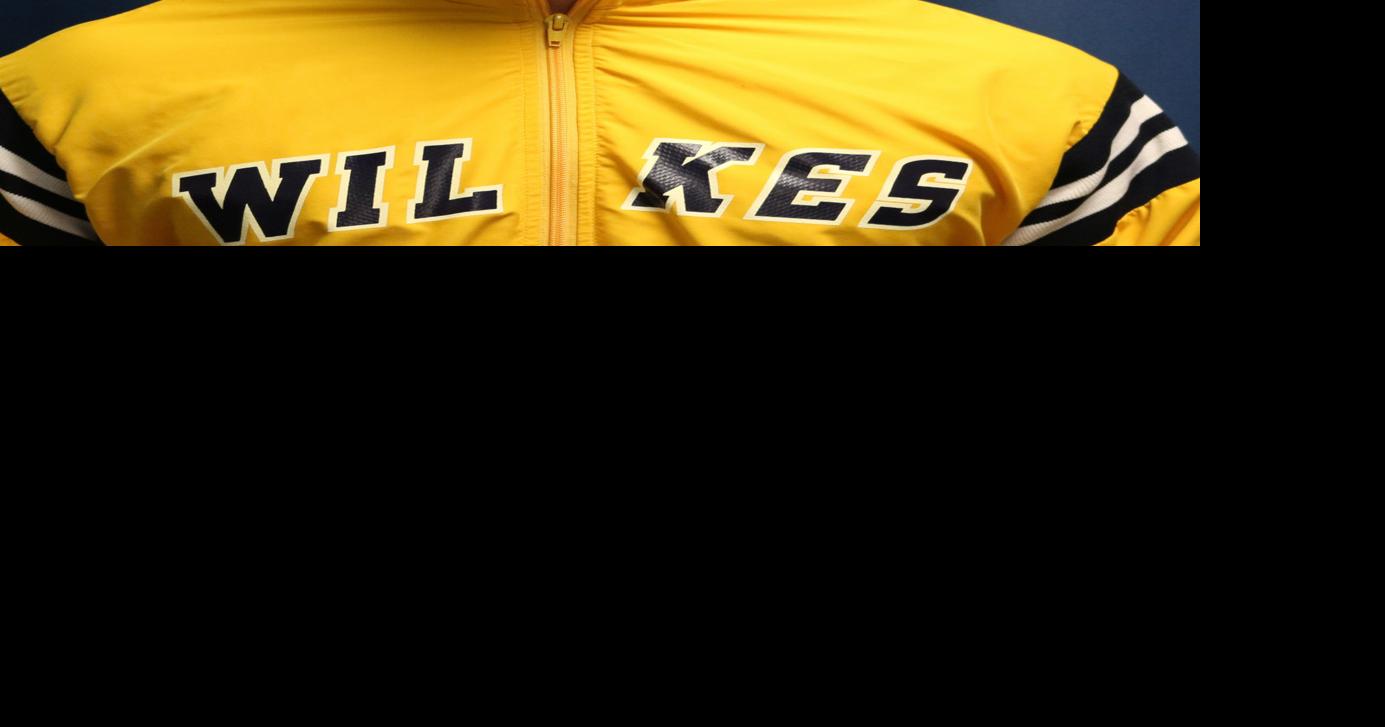 Southern grad Racanelli picks up 100th career wrestling win at Wilkes