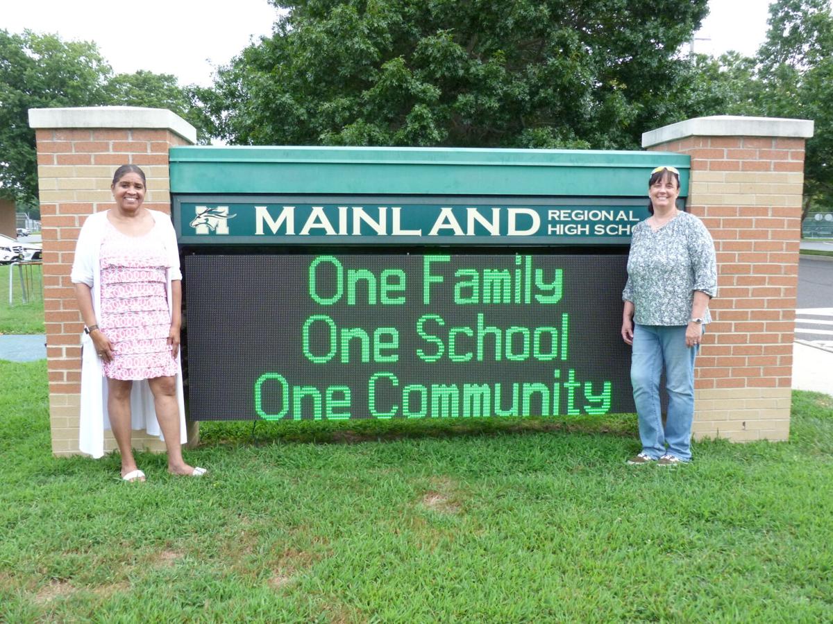081921-cat-lns-mainlandphoto