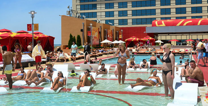 H2O POOL AND BAR