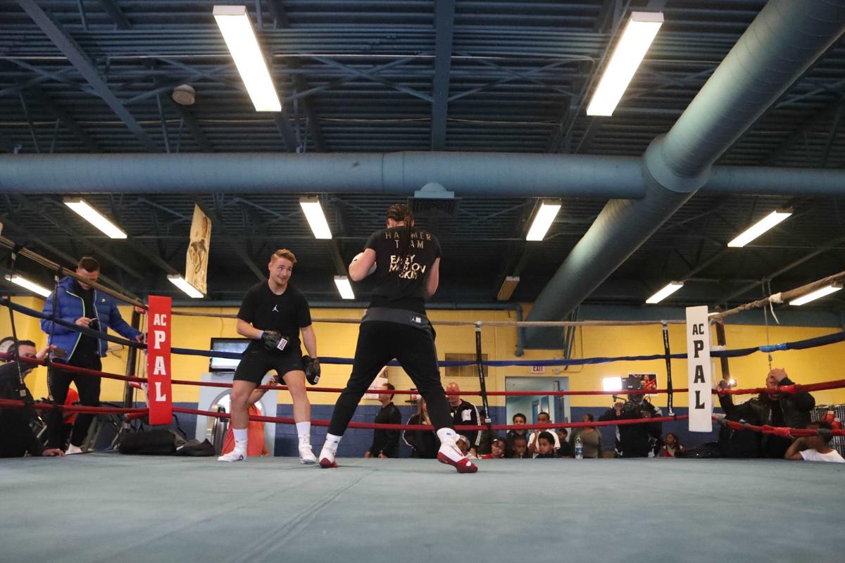 041219_gal_womenboxingworkout