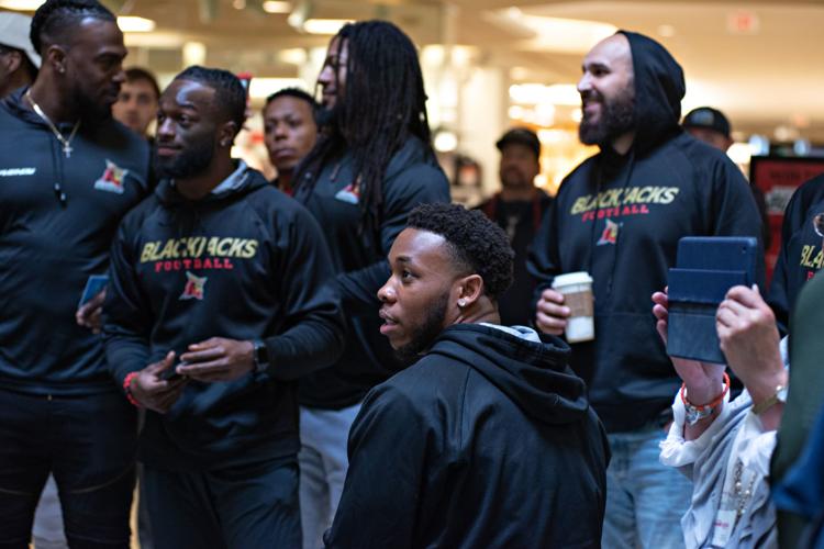 With first game nearing, Atlantic City Blackjacks spend a day at the mall