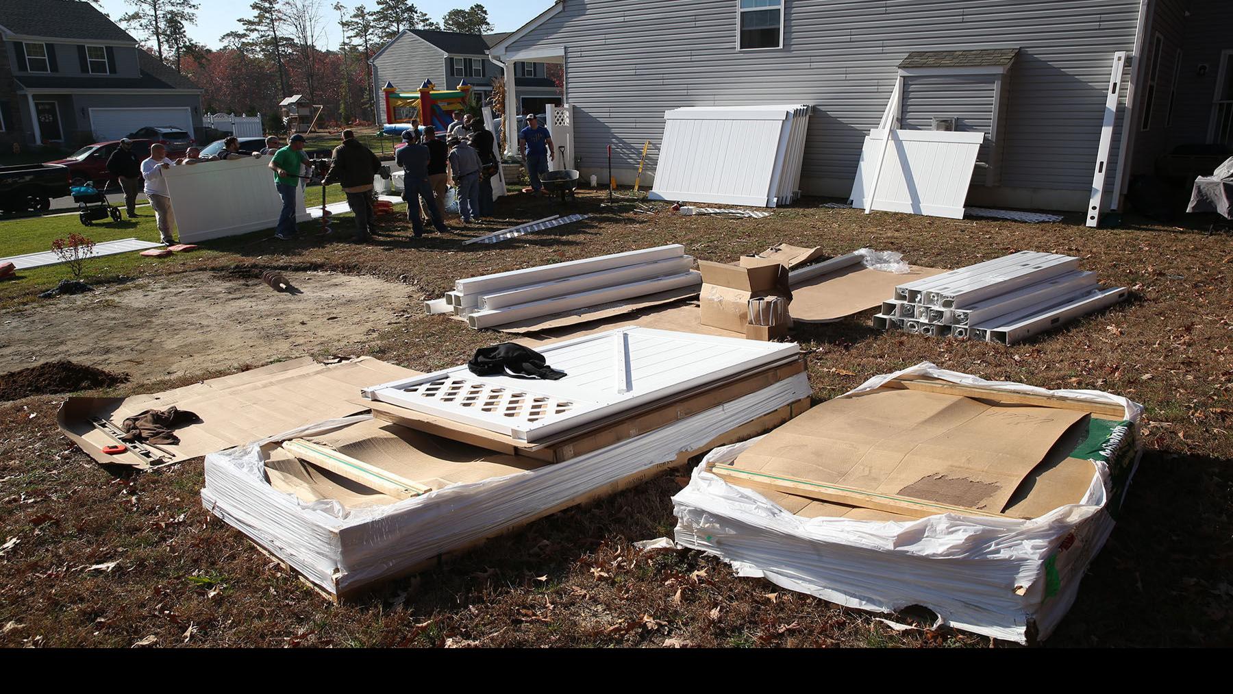 Friends Build Backyard Fence For Wounded Atlantic City Police