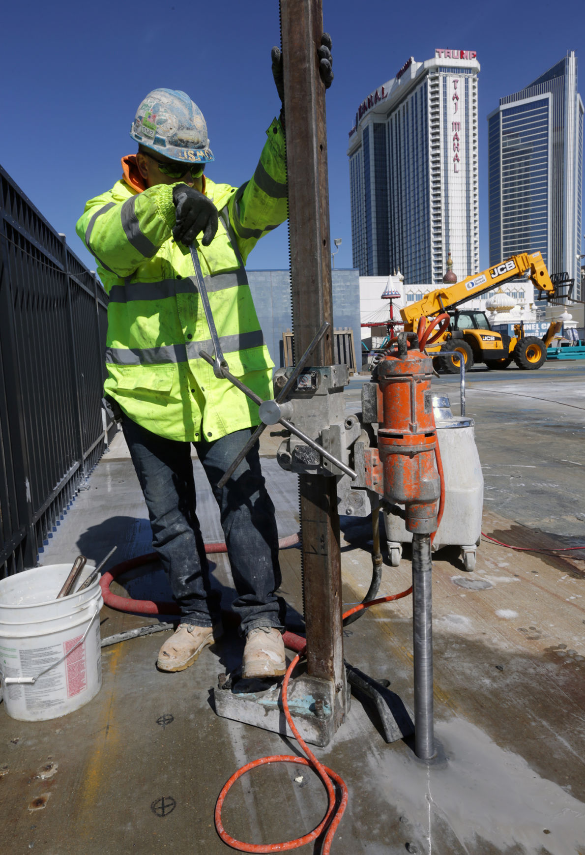 Steel Pier Observation Wheel construction