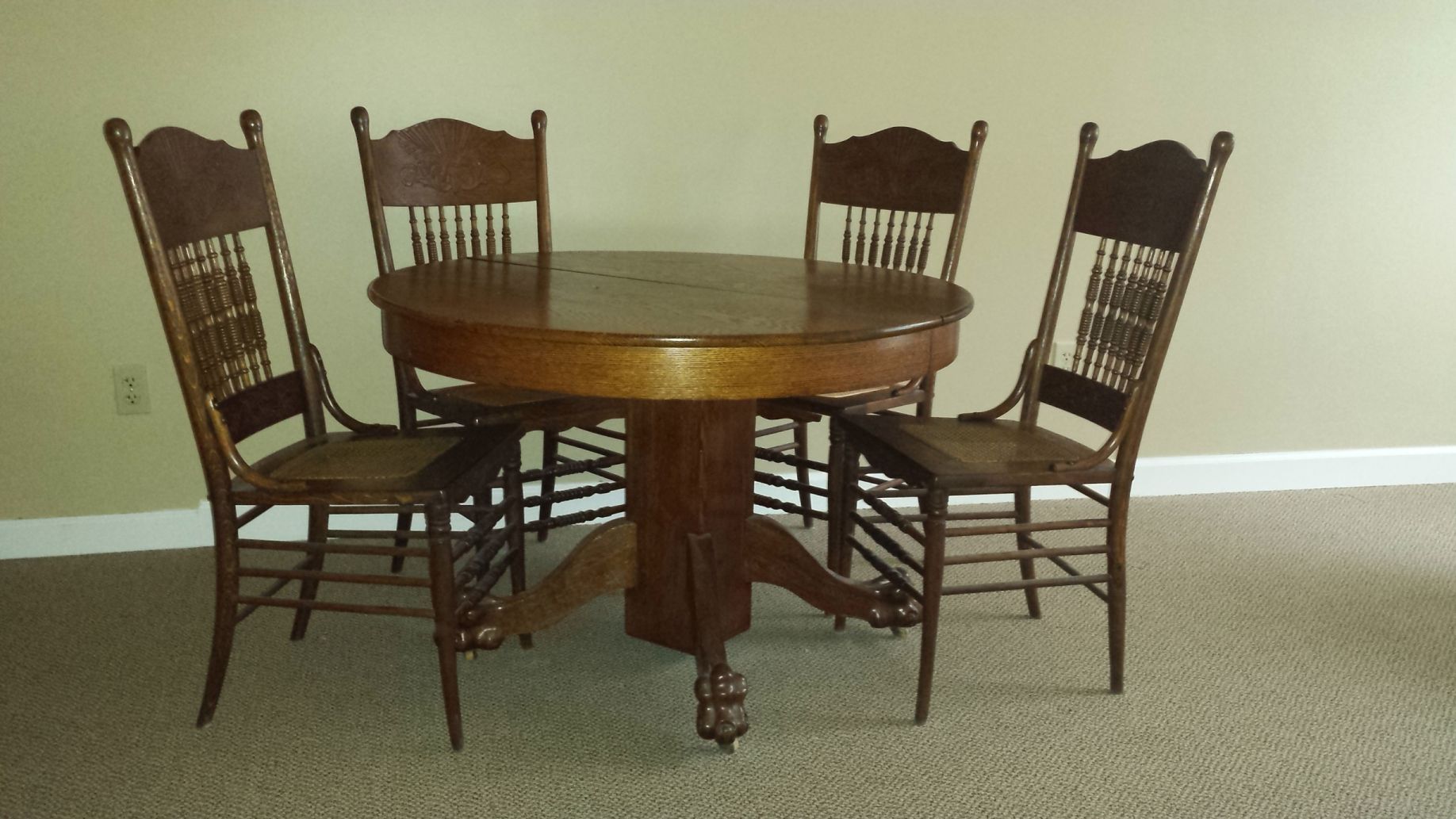 oak table and chairs