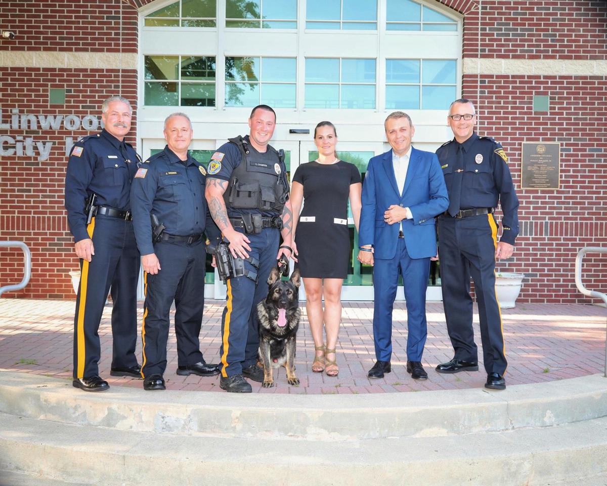 Linwood swears in new police chief