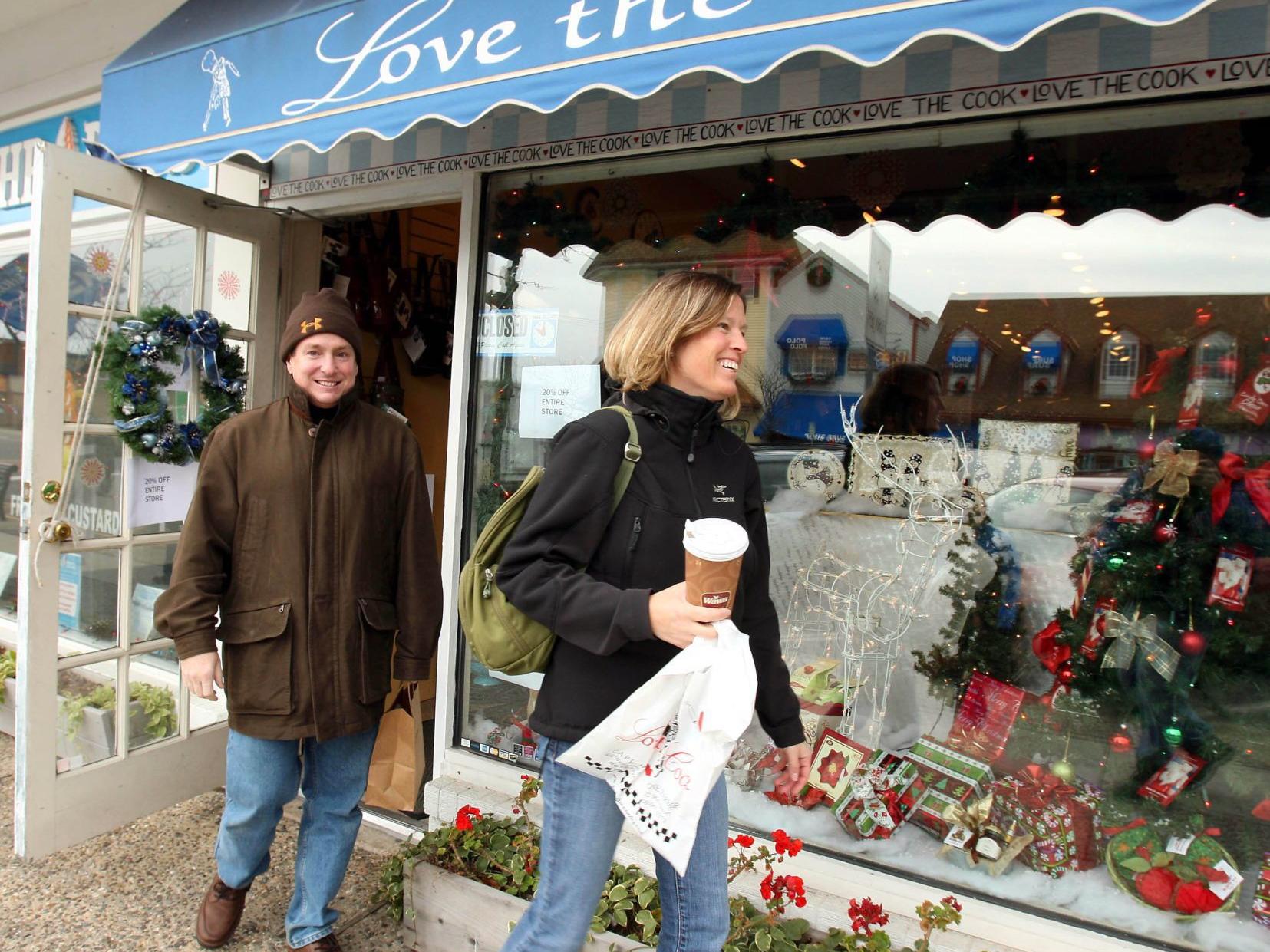 8 Things To Know About Stone Harbor S White Christmas Celebrations Events Pressofatlanticcity Com Stone Harbor Light Up On 96th Street For Christmas 2021