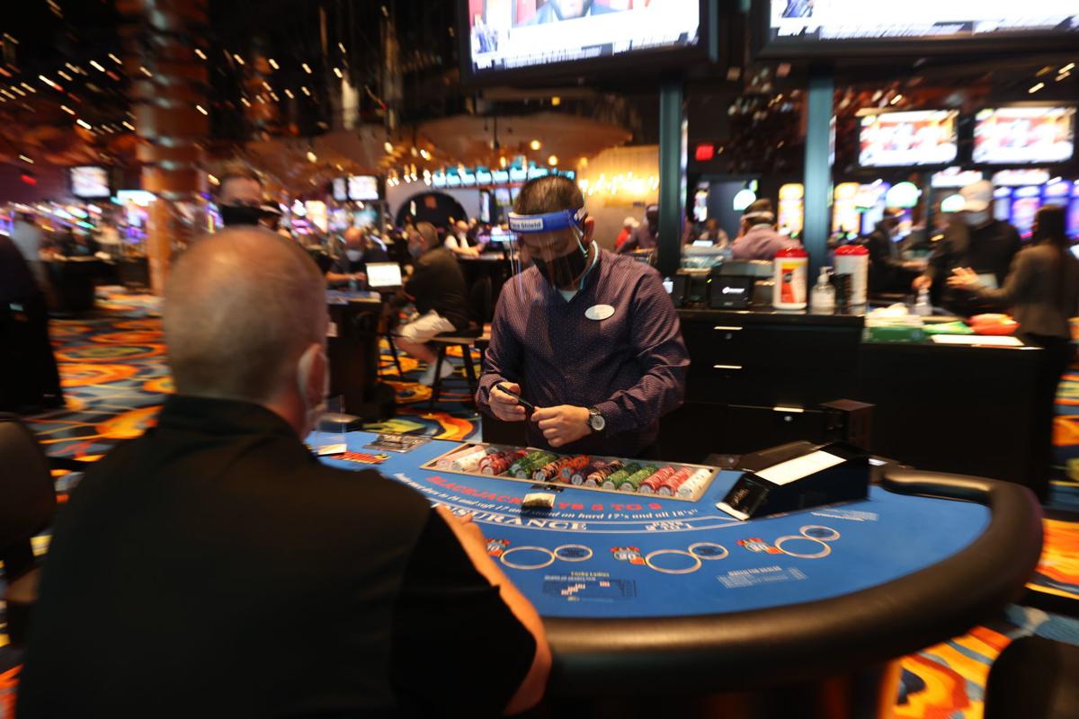 Are there 5 blackjack tables in atlantic city beach