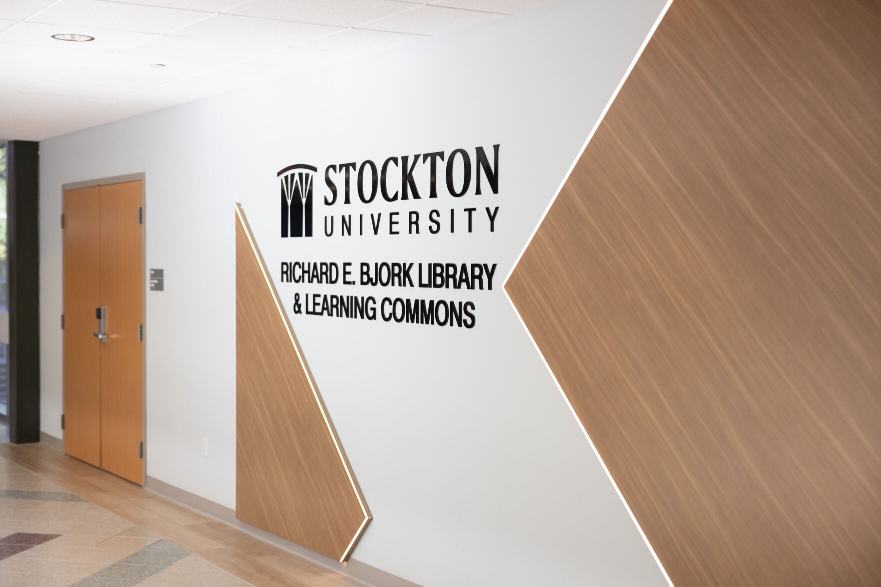 Library Learning Commons Space GALLERY: Stockton University’s Richard E. Bjork Library & Learning Commons