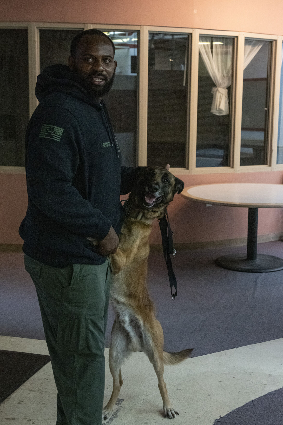 Philadelphia Eagles star Fletcher Cox donates police dog to