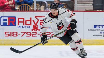 Adirondack brings back Harper