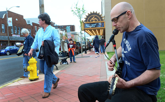 During '80s, downtown transitioned from cafes, retailers to niche