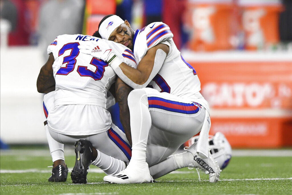 Buffalo Bills safety Damar Hamlin exits game via ambulance after scary  collapse, requires CPR - On3