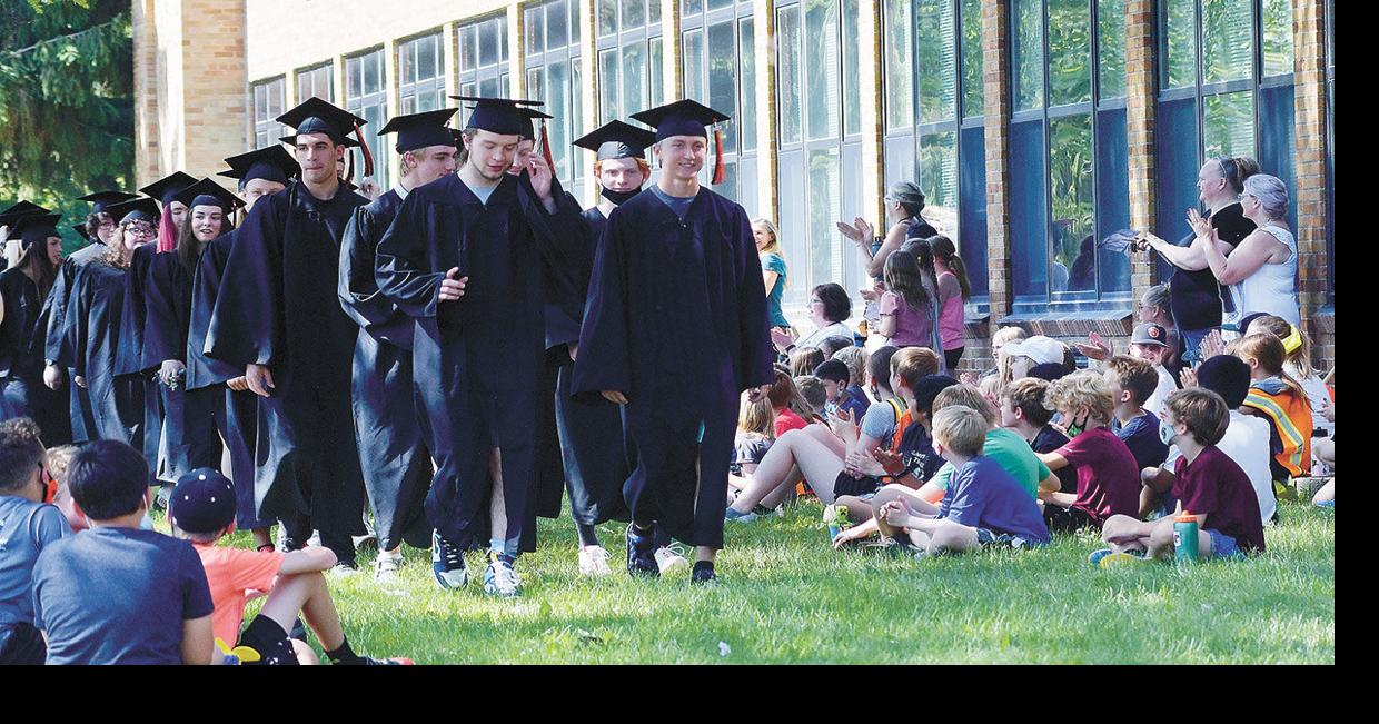 Graduating students take a victory lap | White Bear ...
