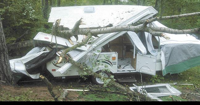 Osceola family safe after tree falls on camper | News | presspubs.com